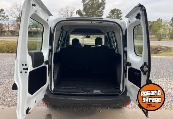 Utilitarios - Renault Kangoo express 5 asientos 2026 Nafta 0Km - En Venta