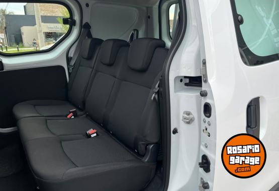 Utilitarios - Renault Kangoo express 5 asientos 2026 Nafta 0Km - En Venta