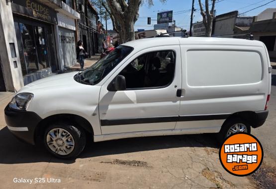 Utilitarios - Peugeot Partner 2014 Diesel 150000Km - En Venta
