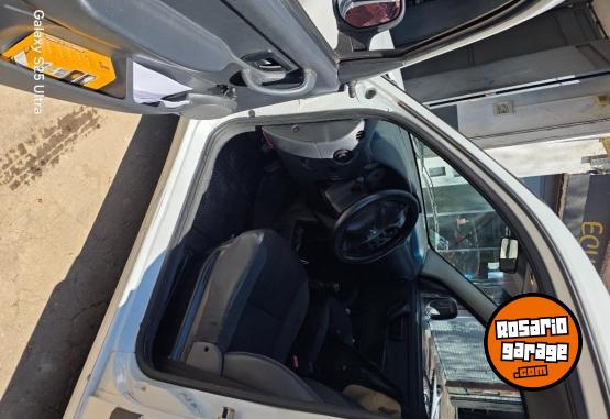 Utilitarios - Peugeot Partner 2014 Diesel 150000Km - En Venta