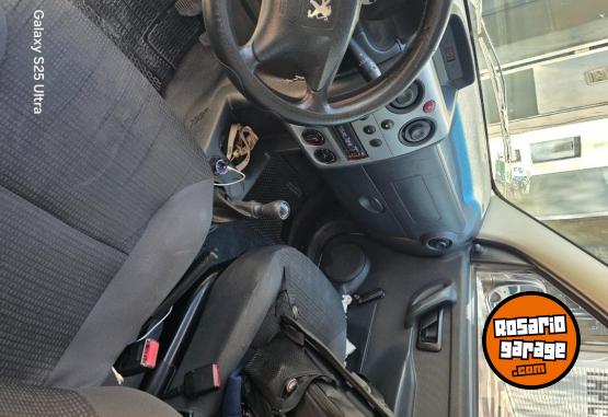 Utilitarios - Peugeot Partner 2014 Diesel 150000Km - En Venta