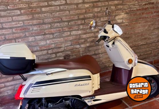 Motos - Kymco Like 2023 Nafta 8000Km - En Venta