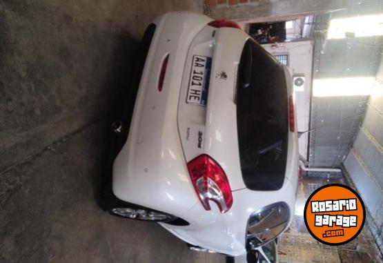 Autos - Peugeot Allure Touchscreen 2016 Nafta 88200Km - En Venta