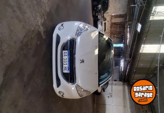 Autos - Peugeot Allure Touchscreen 2016 Nafta 88200Km - En Venta
