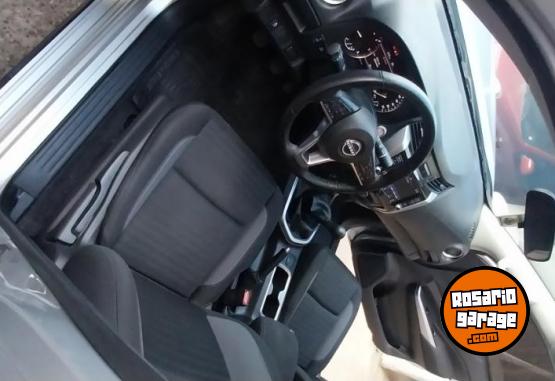 Camionetas - Nissan XE 4X4 2024 Diesel 25000Km - En Venta