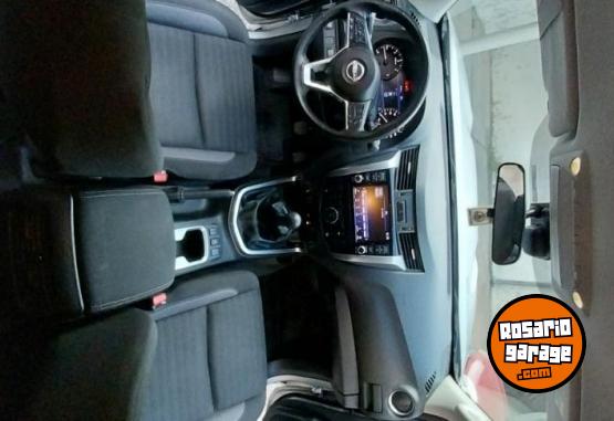 Camionetas - Nissan XE 4X4 2024 Diesel 25000Km - En Venta