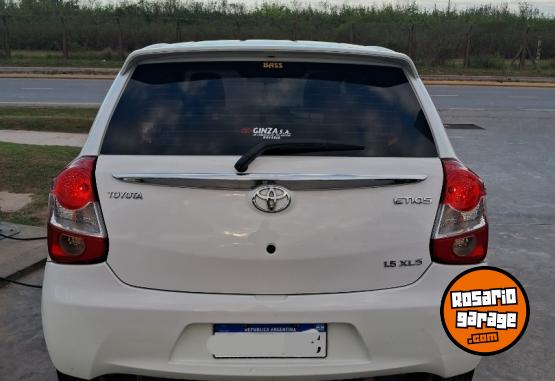Autos - Toyota Etios 2017 Nafta 135000Km - En Venta