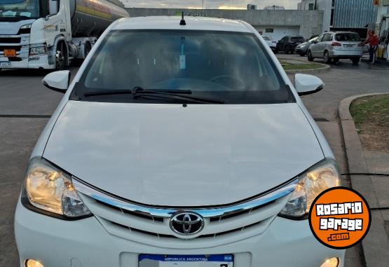 Autos - Toyota Etios 2017 Nafta 135000Km - En Venta