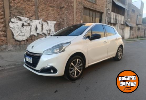 Autos - Peugeot 208 2017 Nafta 106000Km - En Venta
