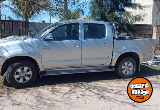 Camionetas - Toyota Hilux SRV 2006 Diesel 425000Km - En Venta