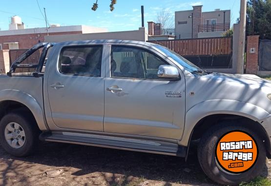 Camionetas - Toyota Hilux SRV 2006 Diesel 425000Km - En Venta