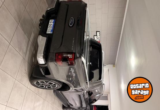 Camionetas - Ford Ranger limited v6 2024 Diesel 70000Km - En Venta