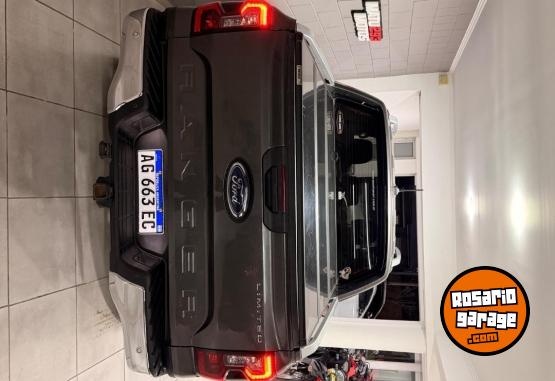 Camionetas - Ford Ranger limited v6 2024 Diesel 70000Km - En Venta