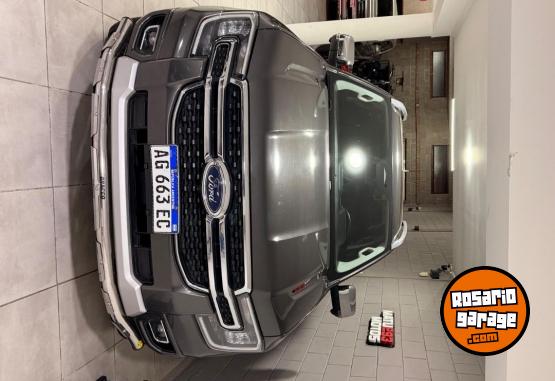 Camionetas - Ford Ranger limited v6 2024 Diesel 70000Km - En Venta