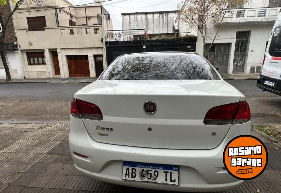 Autos - Fiat Siena EL 2017 GNC 131000Km - En Venta