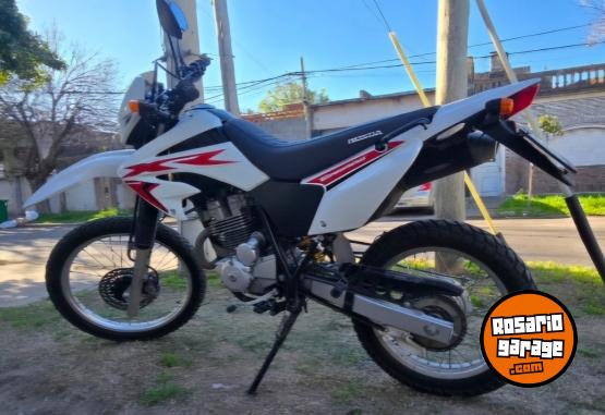 Motos - Honda Tornado 2023 Nafta 11200Km - En Venta