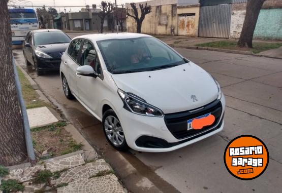Autos - Peugeot 208 2020 Nafta 52000Km - En Venta