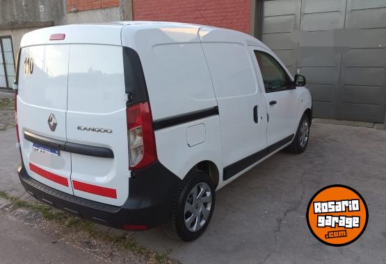 Utilitarios - Renault Kangoo 2023 GNC - En Venta