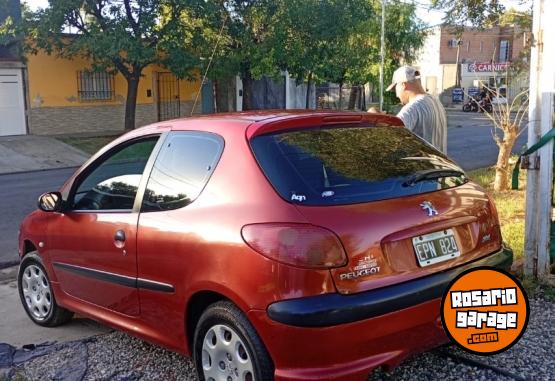 Autos - Peugeot 206 2004 Nafta 209000Km - En Venta
