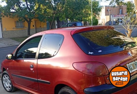 Autos - Peugeot 206 2004 Nafta 209000Km - En Venta