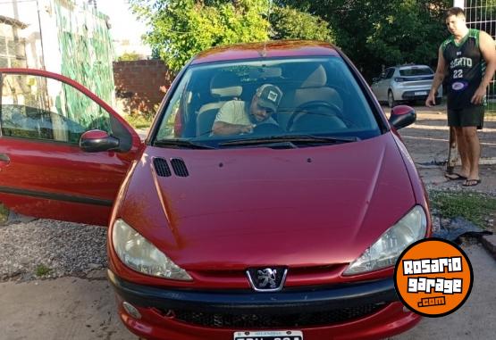 Autos - Peugeot 206 2004 Nafta 209000Km - En Venta