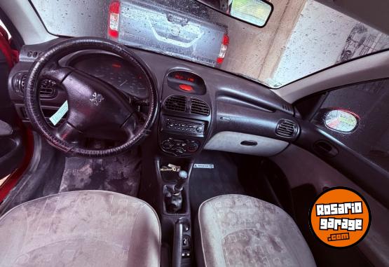 Autos - Peugeot 206 2004 Nafta 209000Km - En Venta