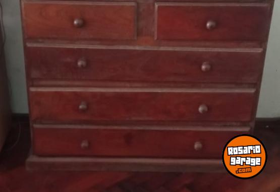 Hogar - Cómoda de Algarrobo macizo en muy buen estado - En Venta