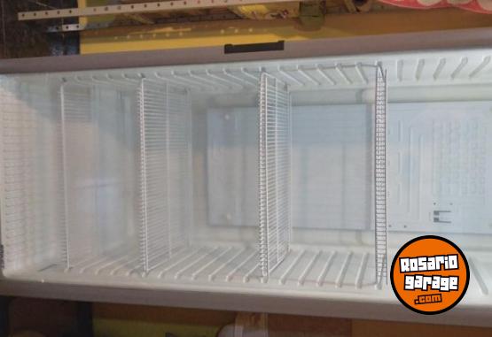 Herramientas - Heladera vertical Briket M4200 - En Venta