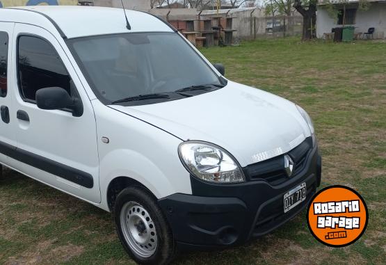 Utilitarios - Renault Kangoo furgón 5 asientos 2014 Nafta 170000Km - En Venta