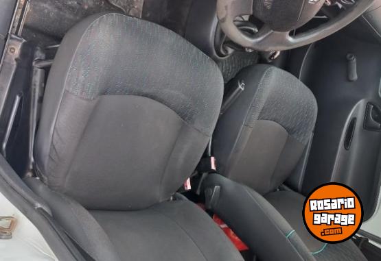 Utilitarios - Renault Kangoo furgón 5 asientos 2014 Nafta 170000Km - En Venta