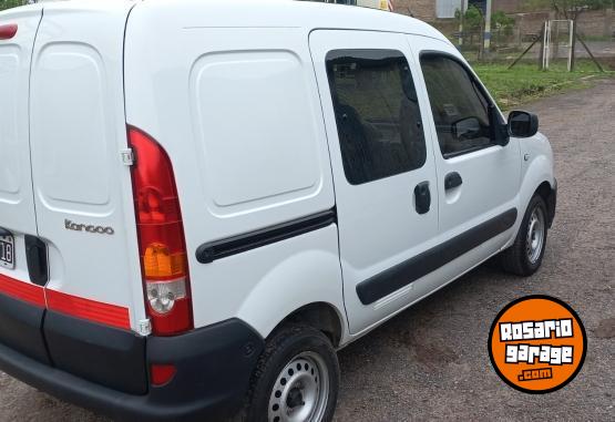 Utilitarios - Renault Kangoo  5 asientos 2014 Nafta 170000Km - En Venta