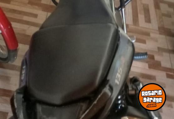 Motos - Bajaj Rouser 135 ls 2015 Nafta 55000Km - En Venta