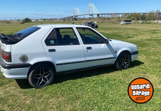Autos - Renault 19 1995 Nafta 240000Km - En Venta