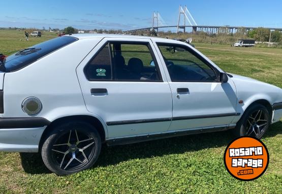 Autos - Renault 19 1995 Nafta 240000Km - En Venta
