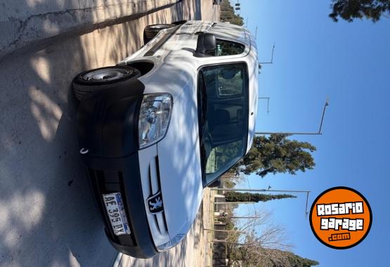 Utilitarios - Peugeot Partner 2020 Diesel 123000Km - En Venta