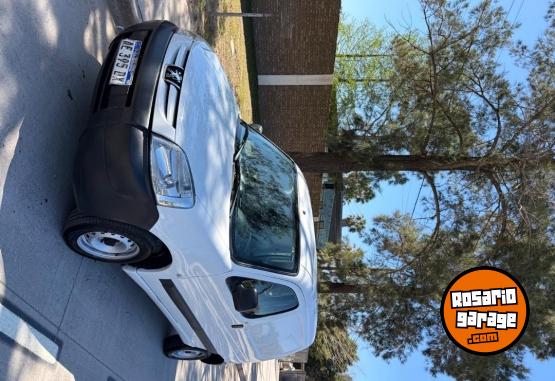 Utilitarios - Peugeot Partner 2020 Diesel 123000Km - En Venta