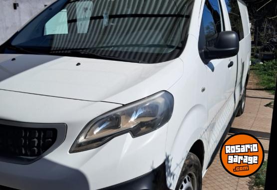 Utilitarios - Peugeot Expert mixta premium 6P 2021 Diesel 111111Km - En Venta
