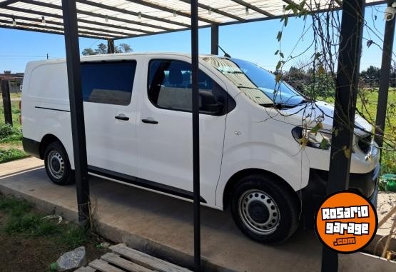 Utilitarios - Peugeot Expert mixta premium 6P 2021 Diesel 111111Km - En Venta