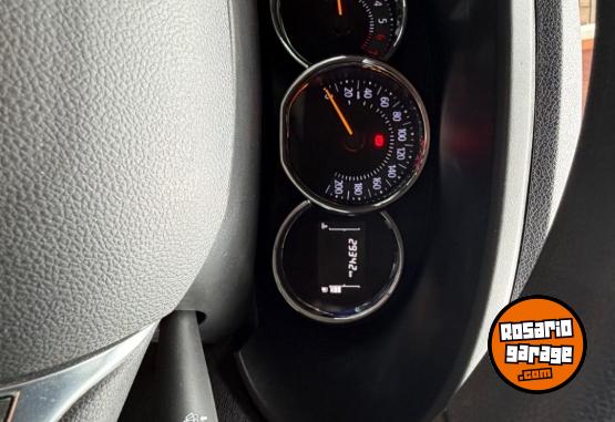 Utilitarios - Renault Kangoo 5 asientos 2024 Nafta 29400Km - En Venta