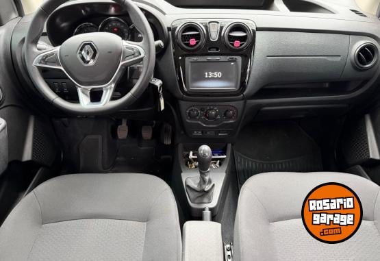 Utilitarios - Renault Kangoo 5 asientos 2024 Nafta 29400Km - En Venta