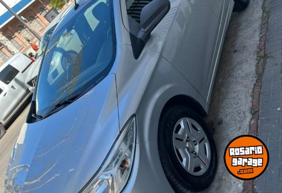 Autos - Chevrolet Onix Joy 2017 Nafta 87000Km - En Venta