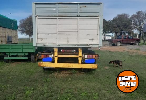 Camiones y Grúas - Acoplado volcador - En Venta
