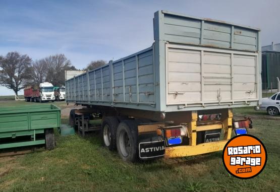 Camiones y Grúas - Acoplado volcador - En Venta