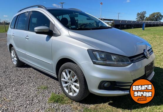 Autos - Volkswagen SURAN TRENDLINE 2016 Nafta 111111Km - En Venta