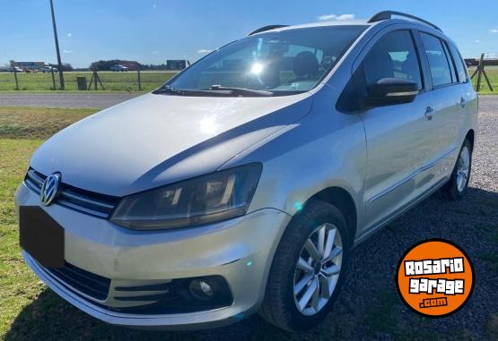 Autos - Volkswagen SURAN TRENDLINE 2016 Nafta 111111Km - En Venta