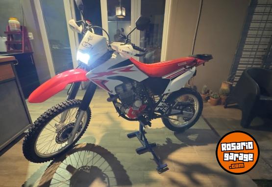Motos - Honda tornado 250 2014 Nafta 25000Km - En Venta