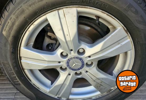 Autos - Mercedes Benz B180 2011 Nafta 180000Km - En Venta
