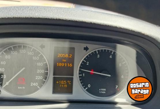 Autos - Mercedes Benz B180 2011 Nafta 180000Km - En Venta