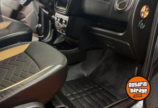 Utilitarios - Renault Kangoo stepway 2022 Diesel 62500Km - En Venta