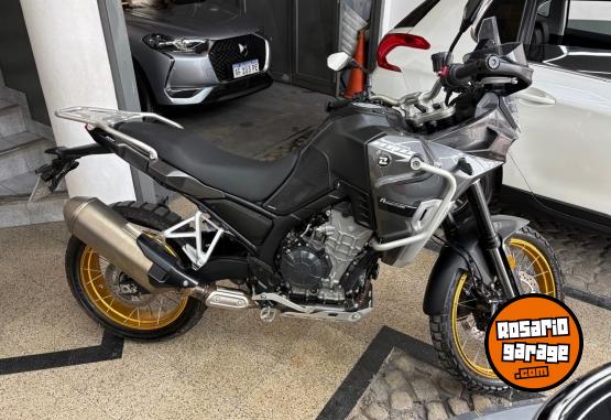 Motos - kove 800 xpro 2025 Nafta 7000Km - En Venta